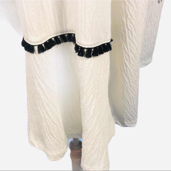 Boho Peasant Top White Blue Embroidered Tassel Neck ￼Top Small Petite - Picture 7 of 9